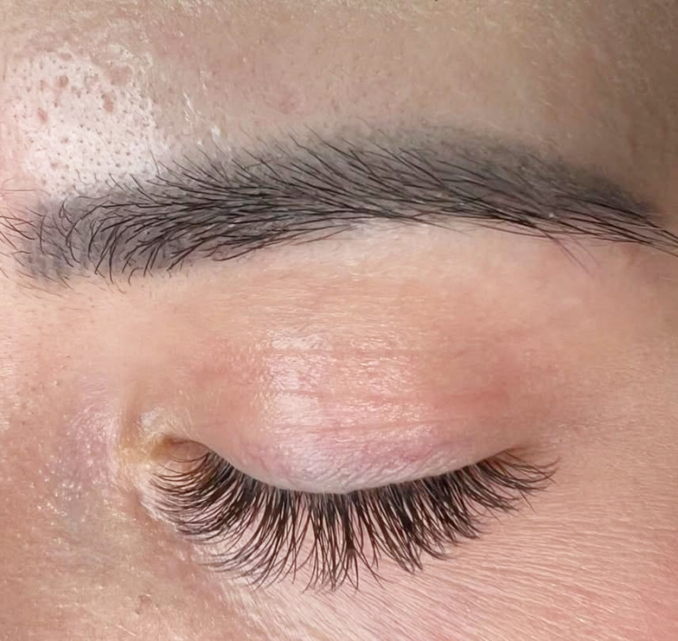 Татуаж бровей